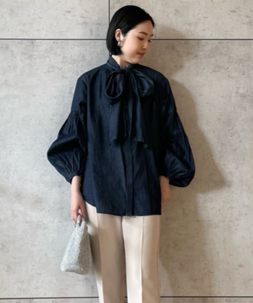 Mila Owen（ミラオーウェン）の「ボウタイ付き袖ボリュームデニム
