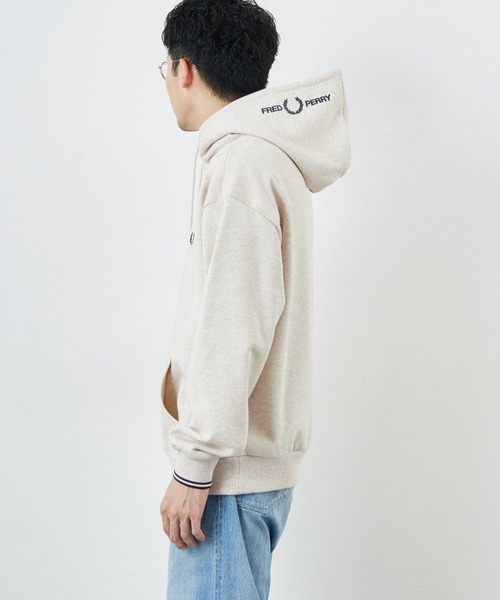 FRED PERRY/フレッドペリー] 別注 フードロゴ刺繍スウェットパーカー