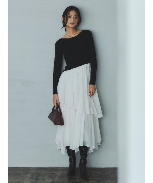 anuans（アニュアンス）の「ボートネックイレギュラーヘムドッキング