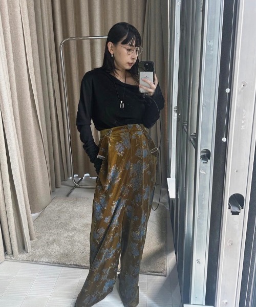 Ameri（アメリ）の「FLOWER PRINT VELOUR PANTS（その他パンツ）」 - WEAR