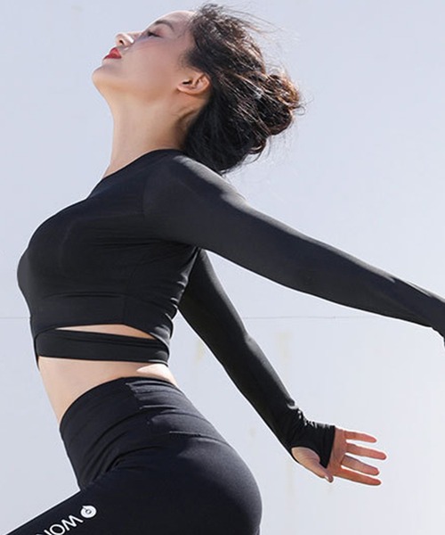 レディース 長袖クロップド丈クロスデザインヨガウェアトップス