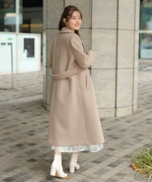 Apuweiser-riche（アプワイザーリッシェ）の「パール釦バックフレア