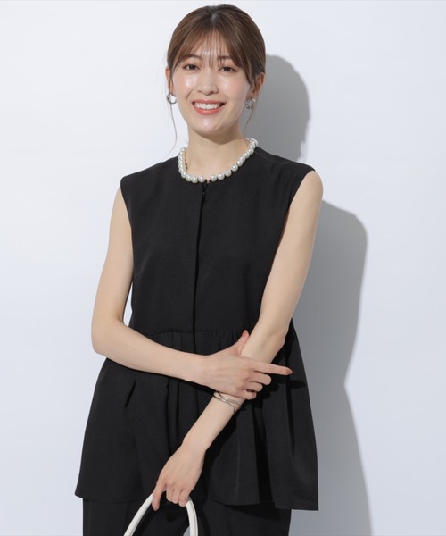 Apuweiser-riche（アプワイザーリッシェ）の「ペプラムジレ