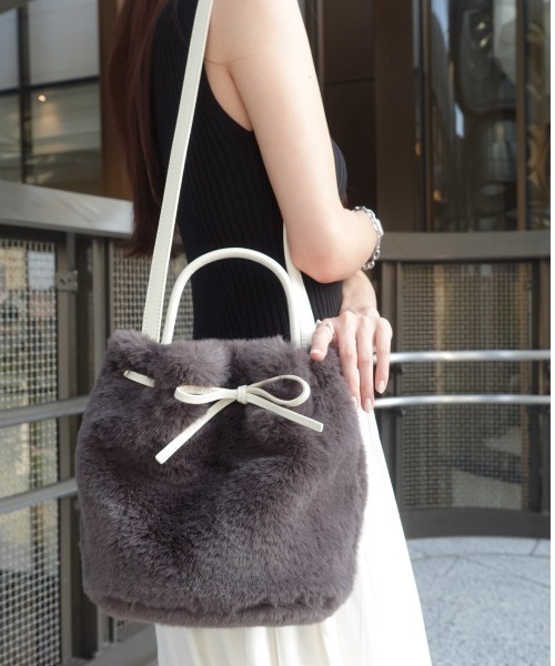 FRAY I.D（フレイアイディー）の「リボンファーバッグ【WEB限定カラー