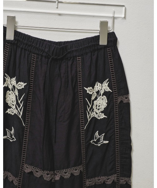 TODAYFUL（トゥデイフル）の「Embroidery Patchwork Trousers（その他