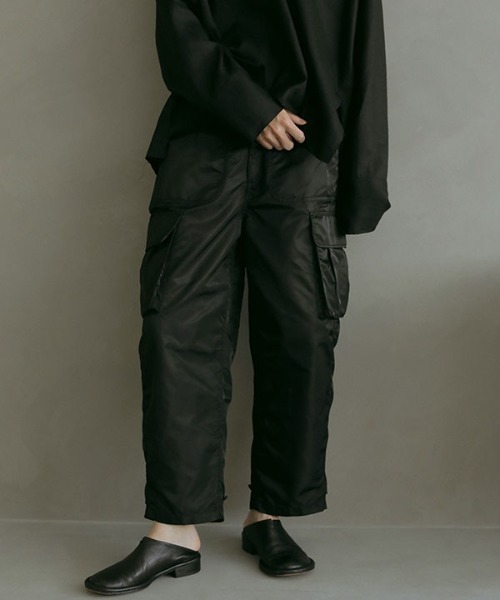 ETRE TOKYO（エトレトウキョウ）の「ベルテッドヘムカーゴパンツ