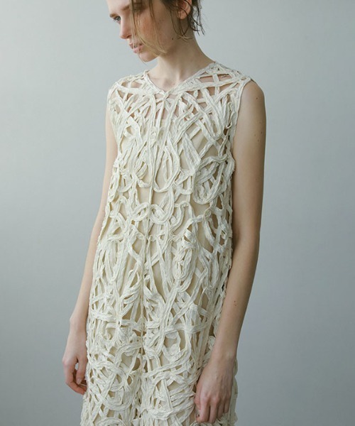 ETRE TOKYO（エトレトウキョウ）の「ブレードパターンノースリーブ