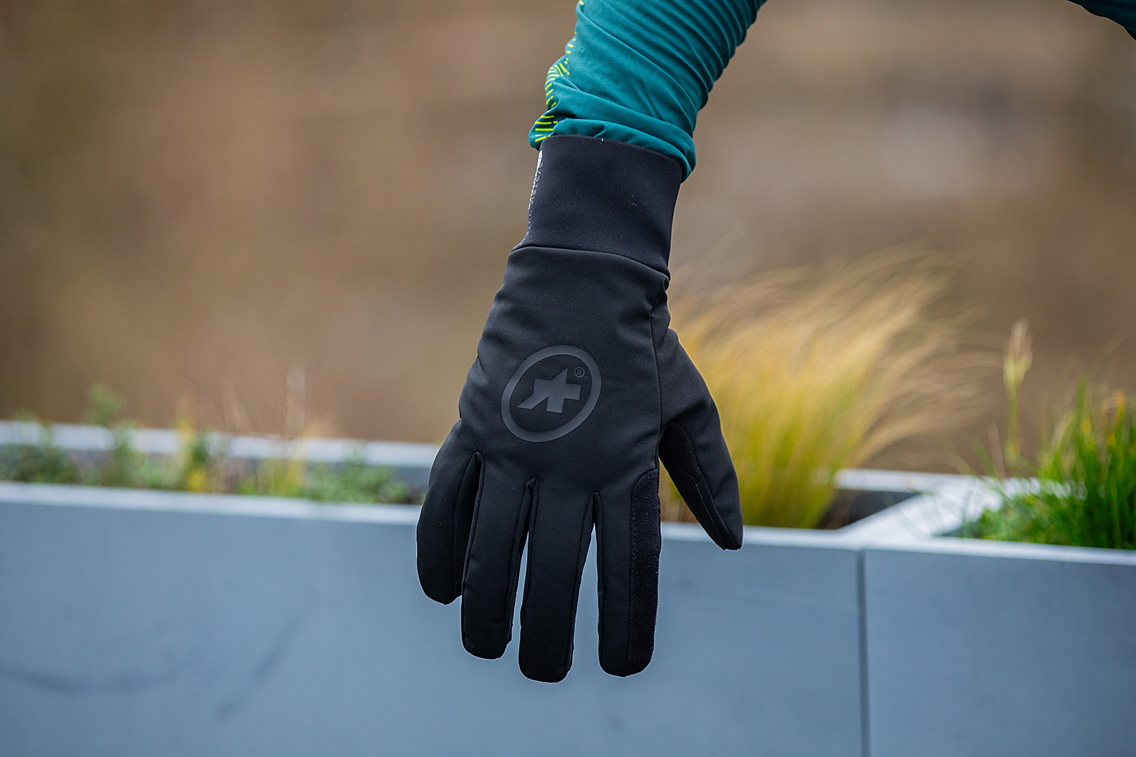 Assos Ultraz Winter Gloves review: premium performance at a
