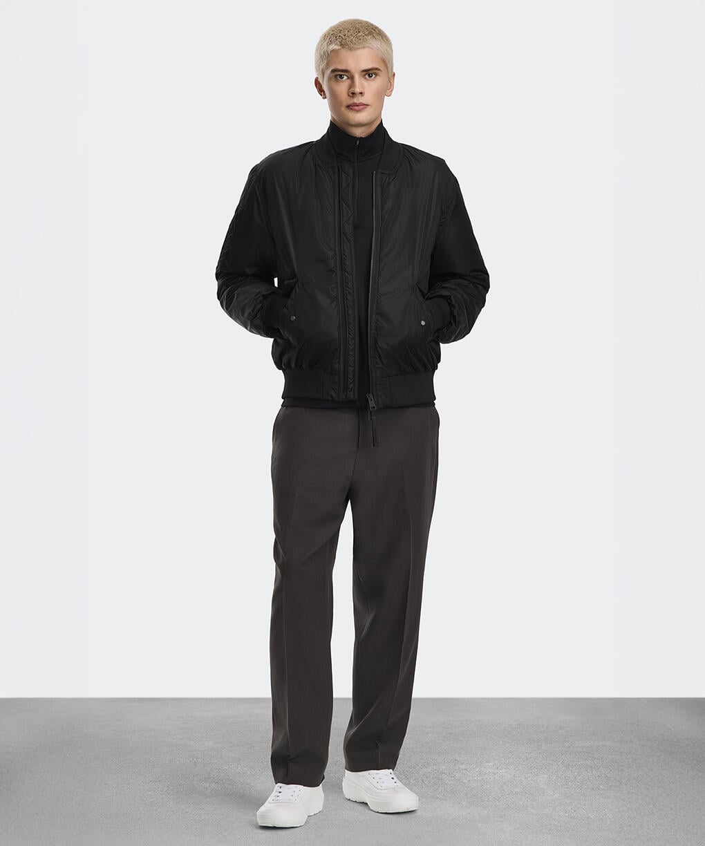 ロカルノ ボンバー(4906M)｜カナダグース (CANADA GOOSE) 日本公式サイト