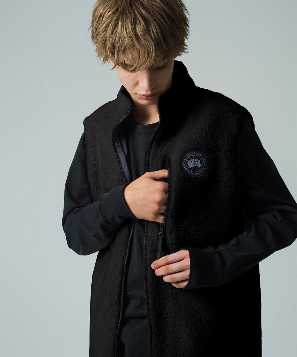 d*y様 700fill リバーシブルフリースベストブラックMサイズ 極美品