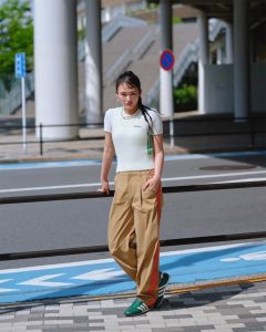 櫻坂46・山﨑 天が登場♡「アディダス オリジナルス」の薄底スニーカー