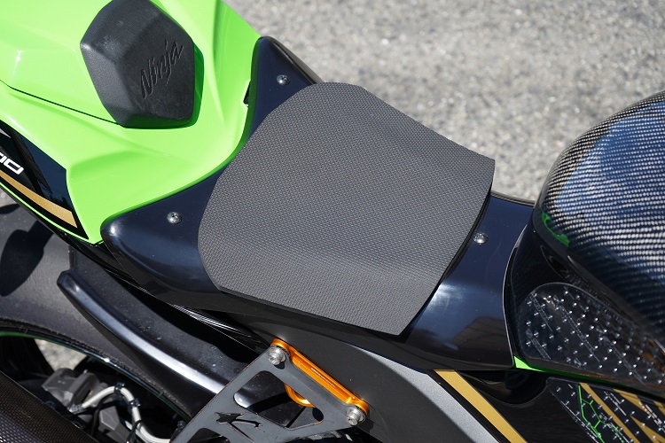 16~20ZX-10R 純正ｼｰﾄｶｳﾙ用シート台､シートベース | EIGHT （才谷屋