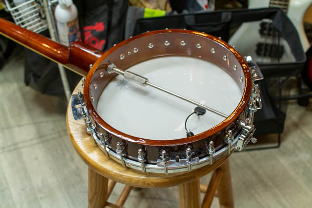 Blanton BB-15T 19フレット仕様 テナーバンジョー マイク搭載アンプに