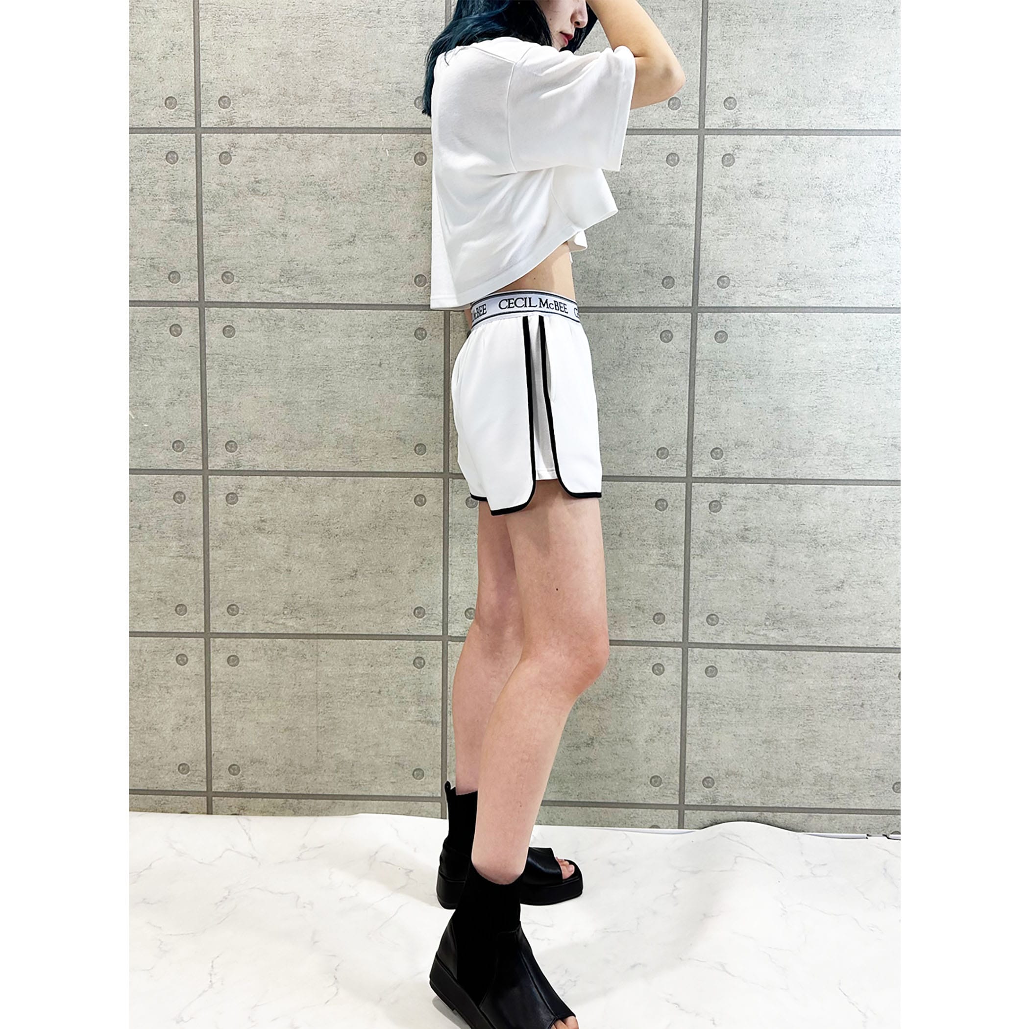 サイドラインショートパンツ｜REVIVAL LOGO LINE｜CECIL McBEE(セシル
