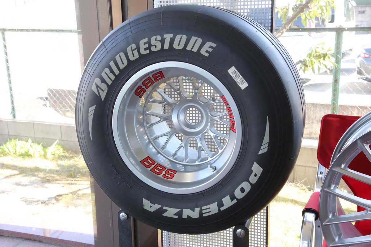 F1 ルノー ホイールテーブル F1 ルノー ホイールテーブル PIRELLI 1/1