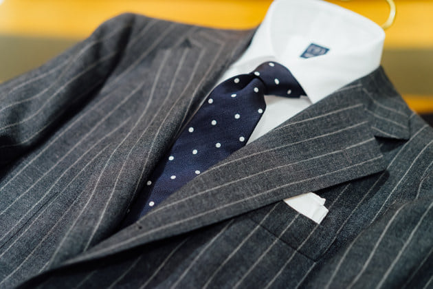 美品 ビームスF フランネルチョークストライプスーツ チャコールグレー