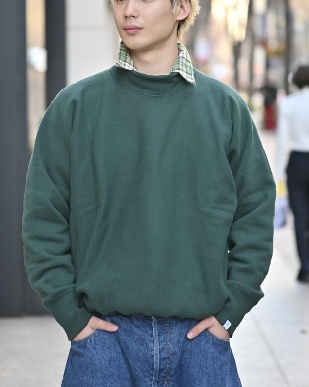 この冬に選びたい100年起毛モックネック。｜ビームス プラス 丸の内｜BEAMS