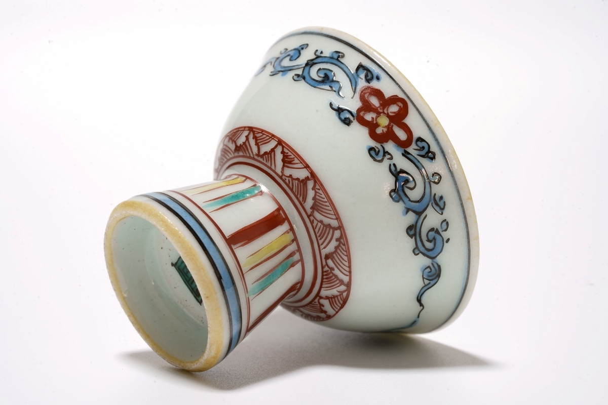 GALLERY file 119 九谷焼・初代・松本佐吉作 盃 - 古美術店