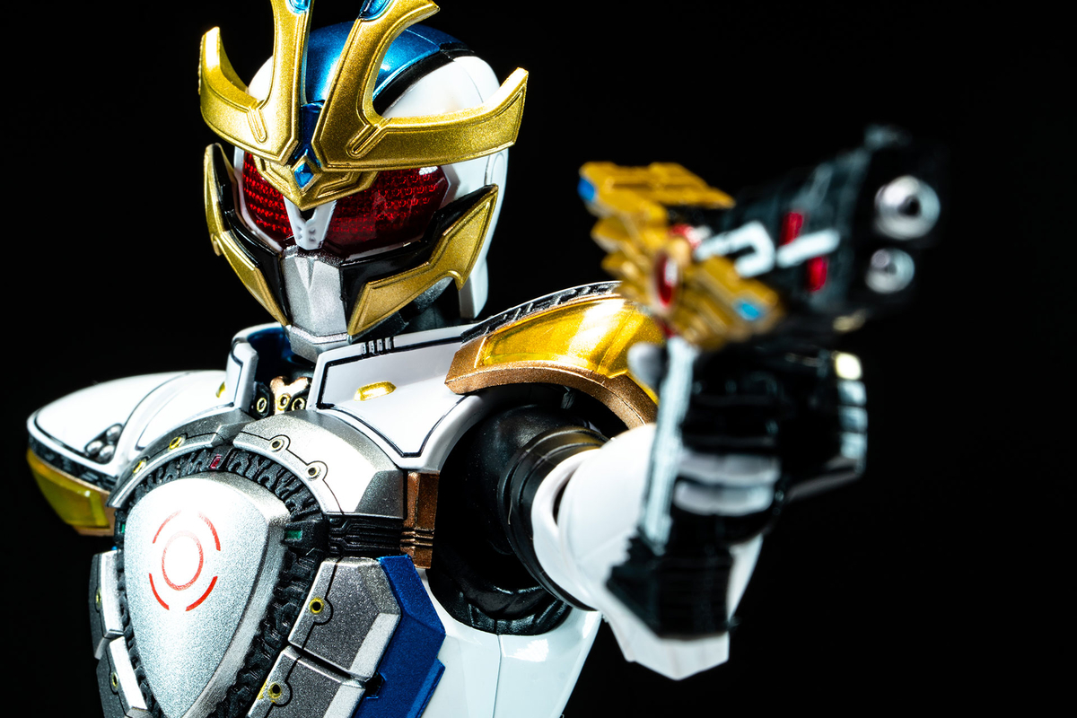 S.H.Figuarts 真骨彫製法 仮面ライダーイクサ セーブモード/バースト