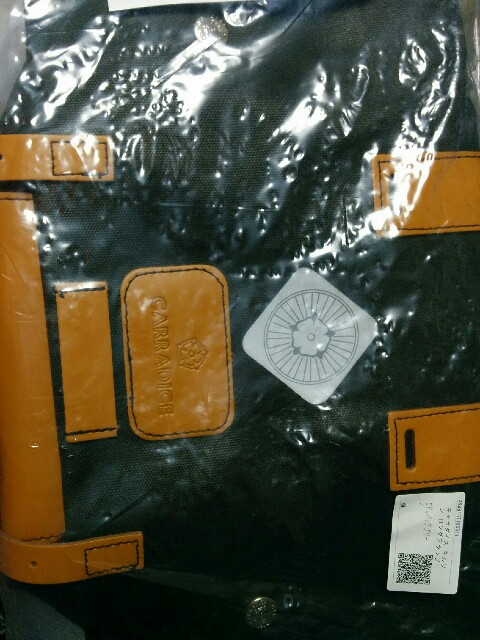 キャラダイスのネルソンロングフラップとクラシックサドルラックを購入