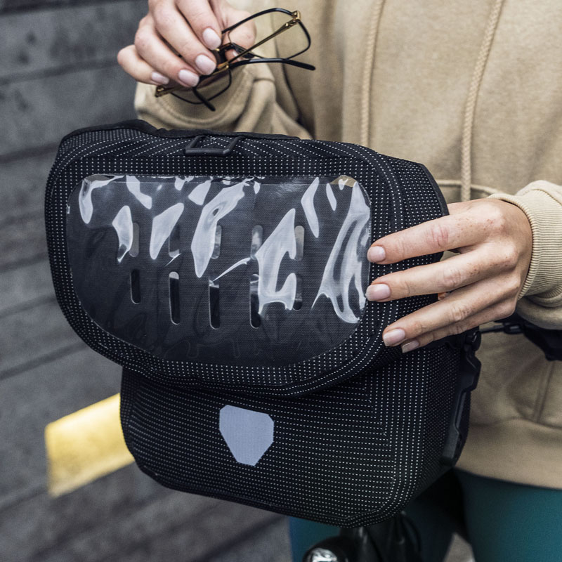 オルトリーブのハンドルバーバッグ「アルティメイト6」に新サイズが