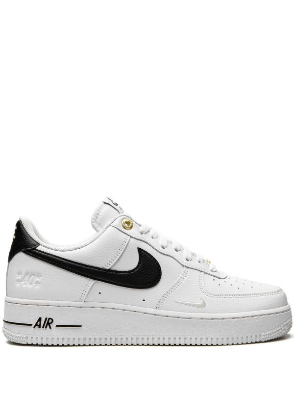 Nike Air Force 1 '07 LV8 スニーカー | ホワイト | FARFETCH JP