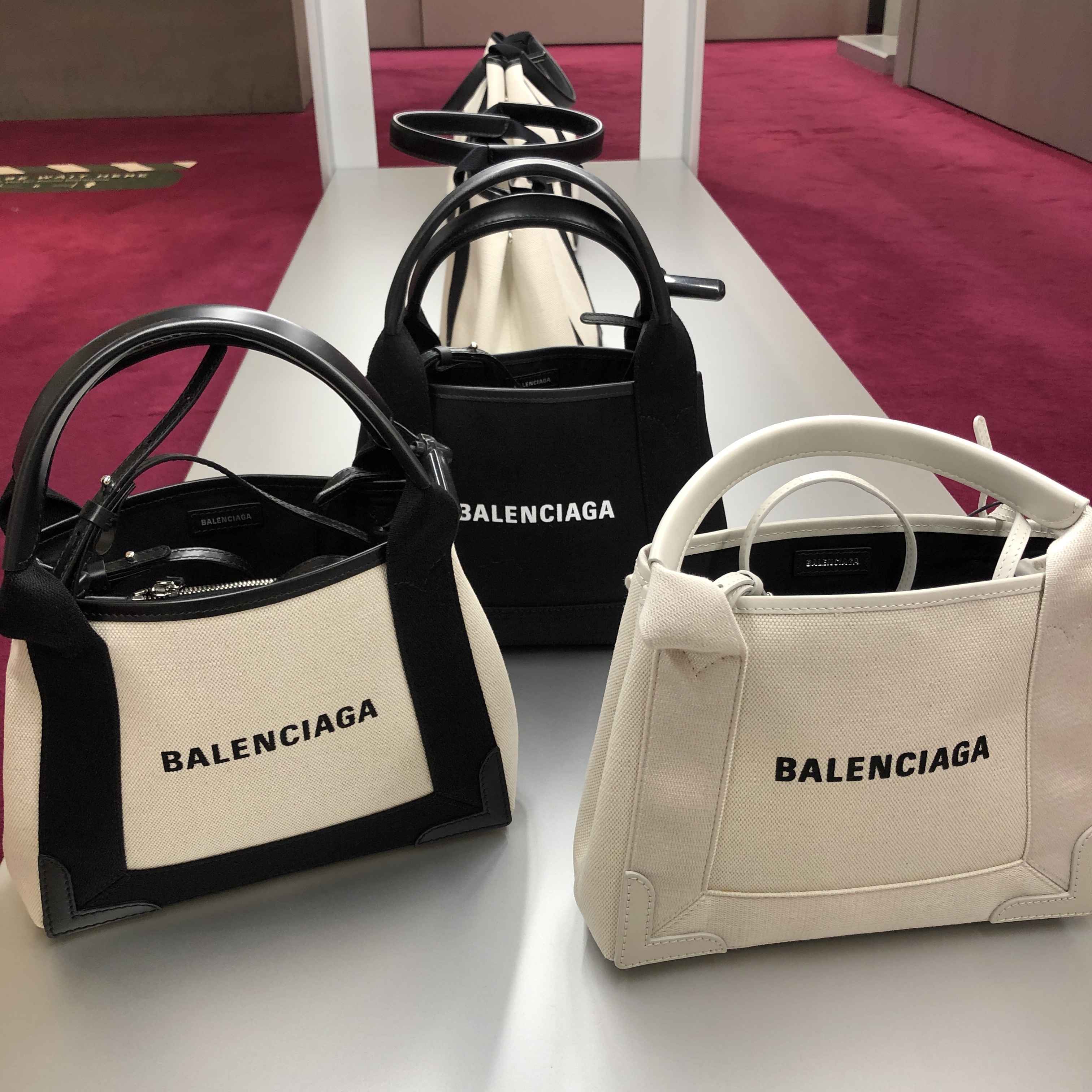 BALENCIAGA Navy Cabas XS 390346AQ38N (BALENCIAGA/トートバッグ