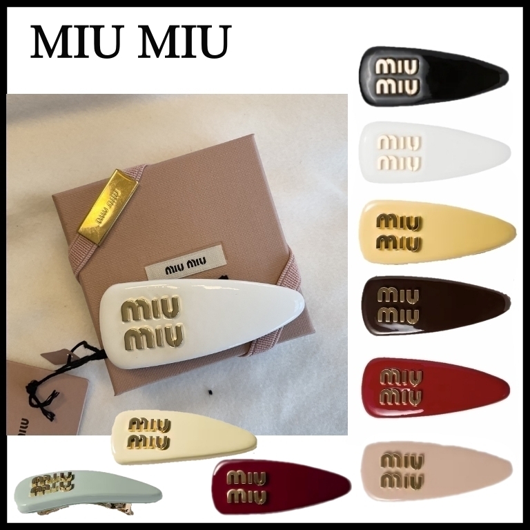 MiuMiu】ミュウミュウ パテントレザー ロゴ ヘアクリップ (MiuMiu/ヘア