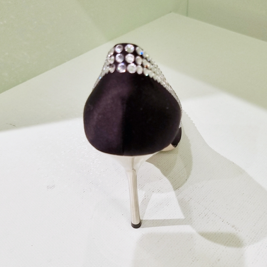 セール】ミュウミュウ☆サテンxクリスタル パンプス☆5I876C (MiuMiu