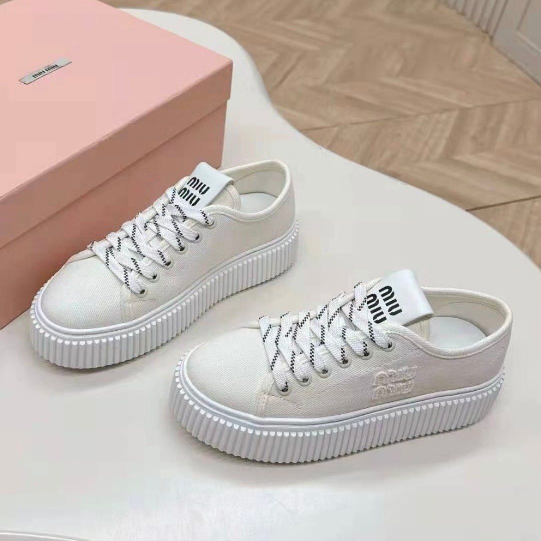 MIUMIU(ミュウミュウ) ロゴ スニーカー シューズ 靴 (MiuMiu
