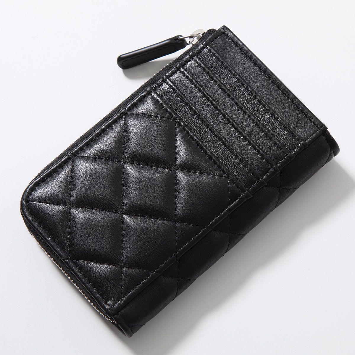 機能面も優秀な「CHANEL(シャネル)」のフラグメントケース【BUYMA】