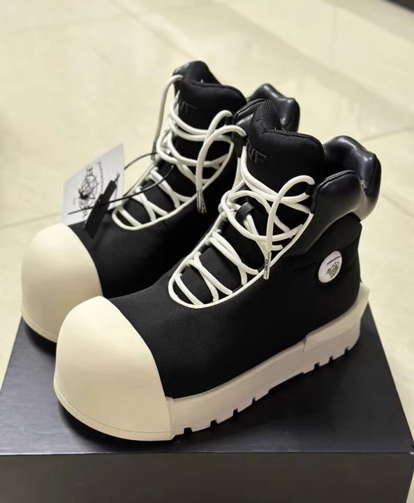 話題の1足】FVVO（エフヴィーヴィーオー フリーワールドオーダー）が裾