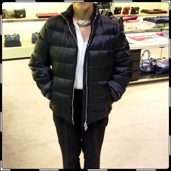 セール【残りわずか】PRADAすっきりダウンジャケット29W149 (PRADA