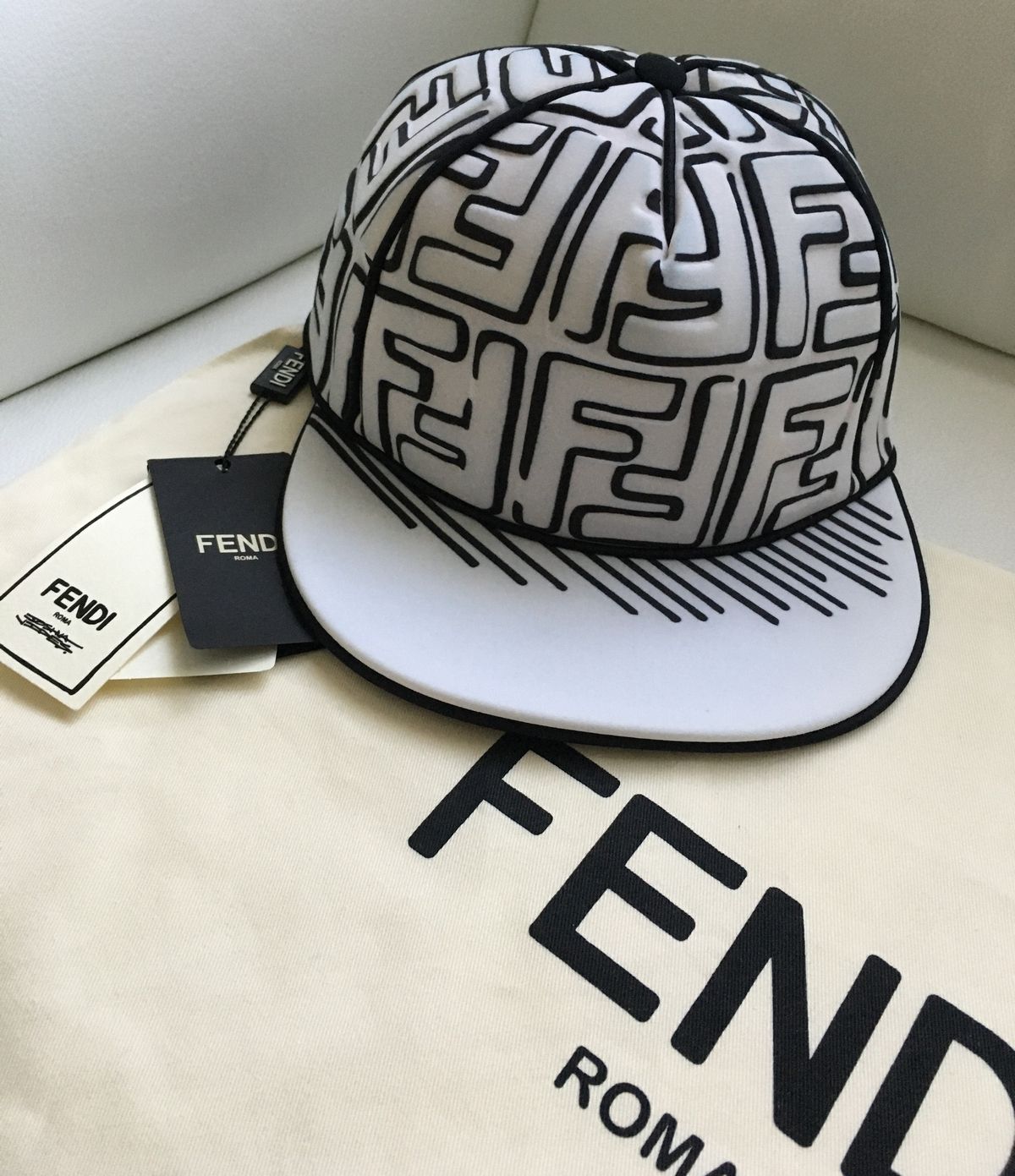 FENDI] JOSHUA VIDES コラボ 限定品 ☆ ベースボール キャップ (FENDI