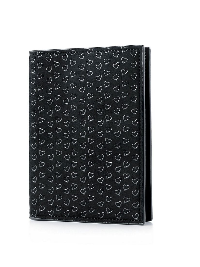Tiffany & Co.☆上品なレザー製ハート柄のパスポートケース黒 (Tiffany