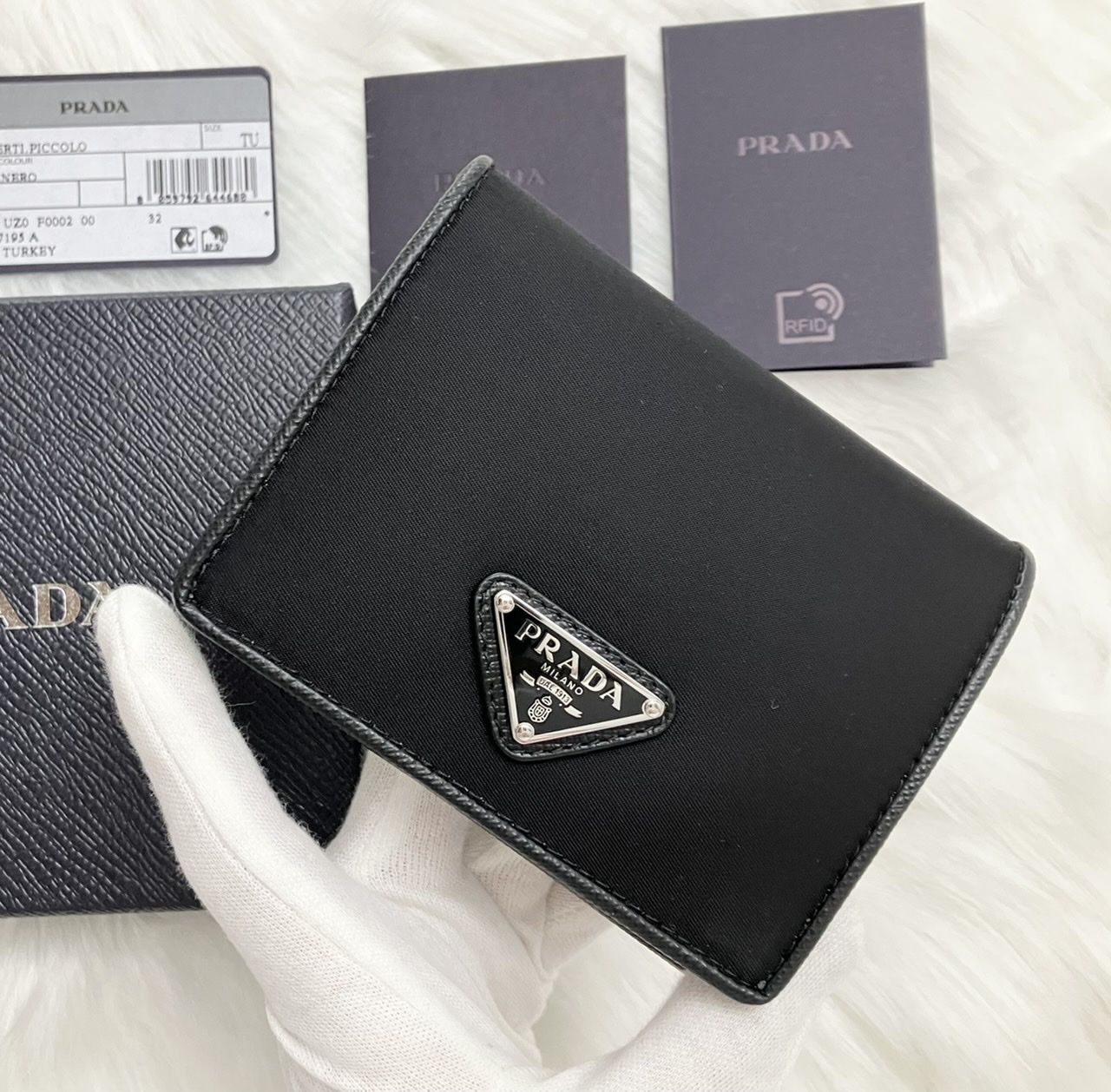 PRADA】VIPセール♪ ナイロンxサファイアーノ 二つ折り財布♪ (PRADA