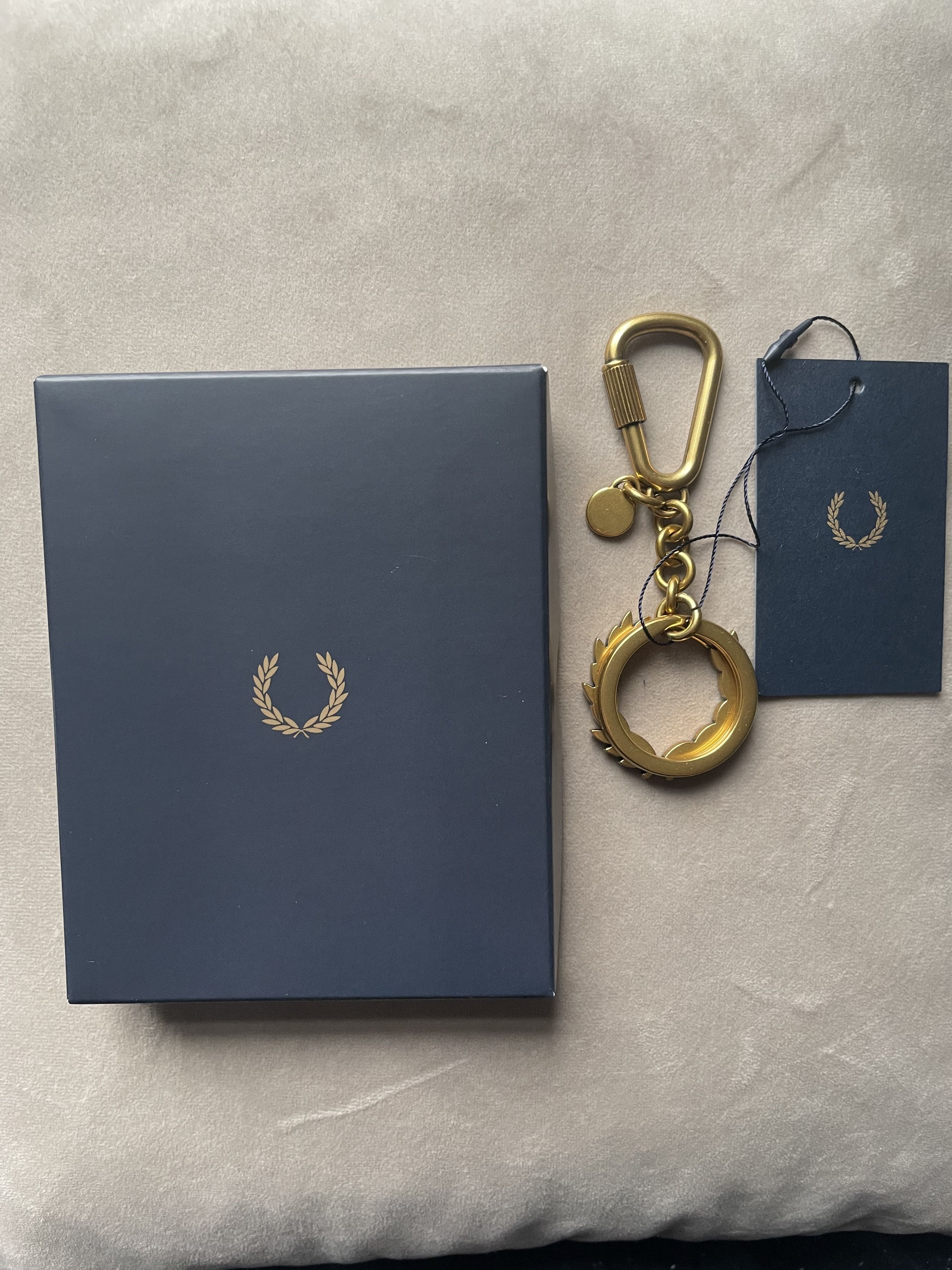 セール！【FRED PERRY】キーリング ゴールド/送料込 (FRED PERRY/キー
