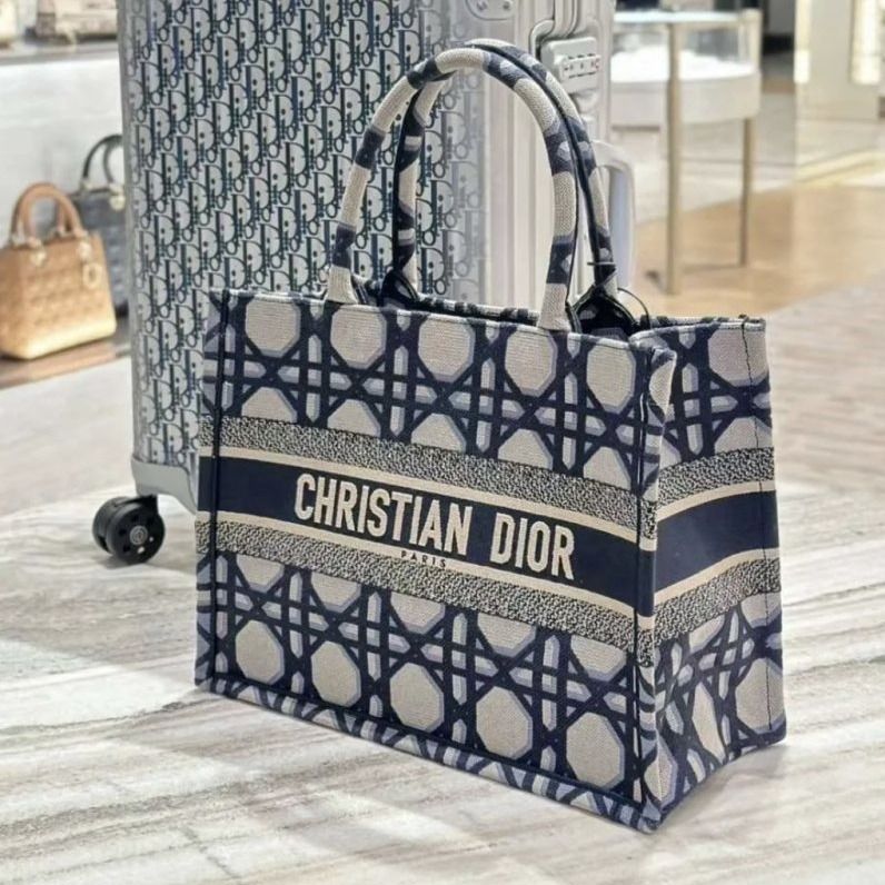 直営店☆DIOR☆ディオールブックトート ミディアムサイズ (Dior/トート