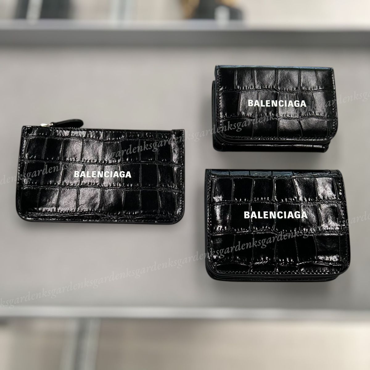 すぐ届く！BALENCIAGA CASH カードホルダー クロコダイル型押し