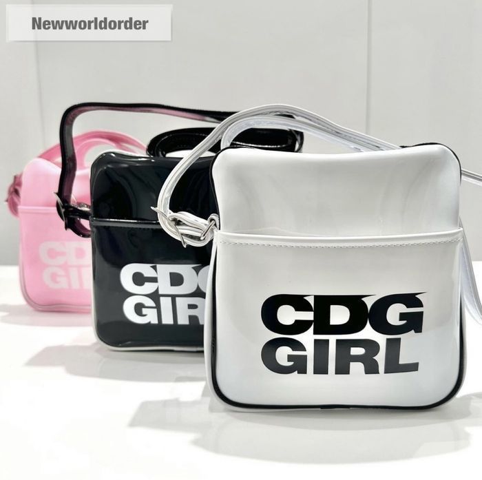 溢れ出す可愛さ】コムデギャルソン エナメルショルダーバッグ (COMME