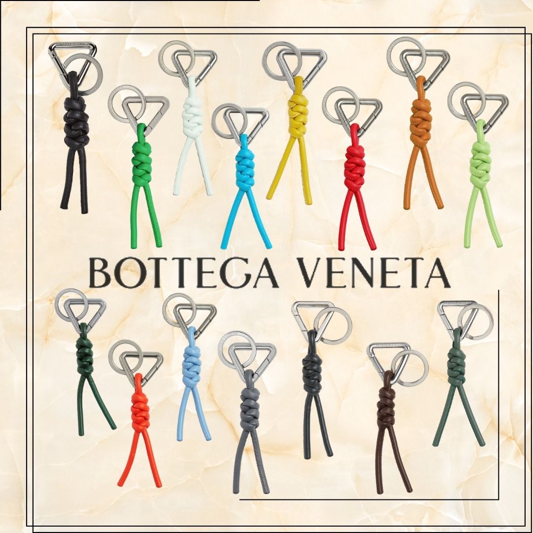 すぐ届く☆【BOTTEGA VENETA】トライアングル キーリング (BOTTEGA