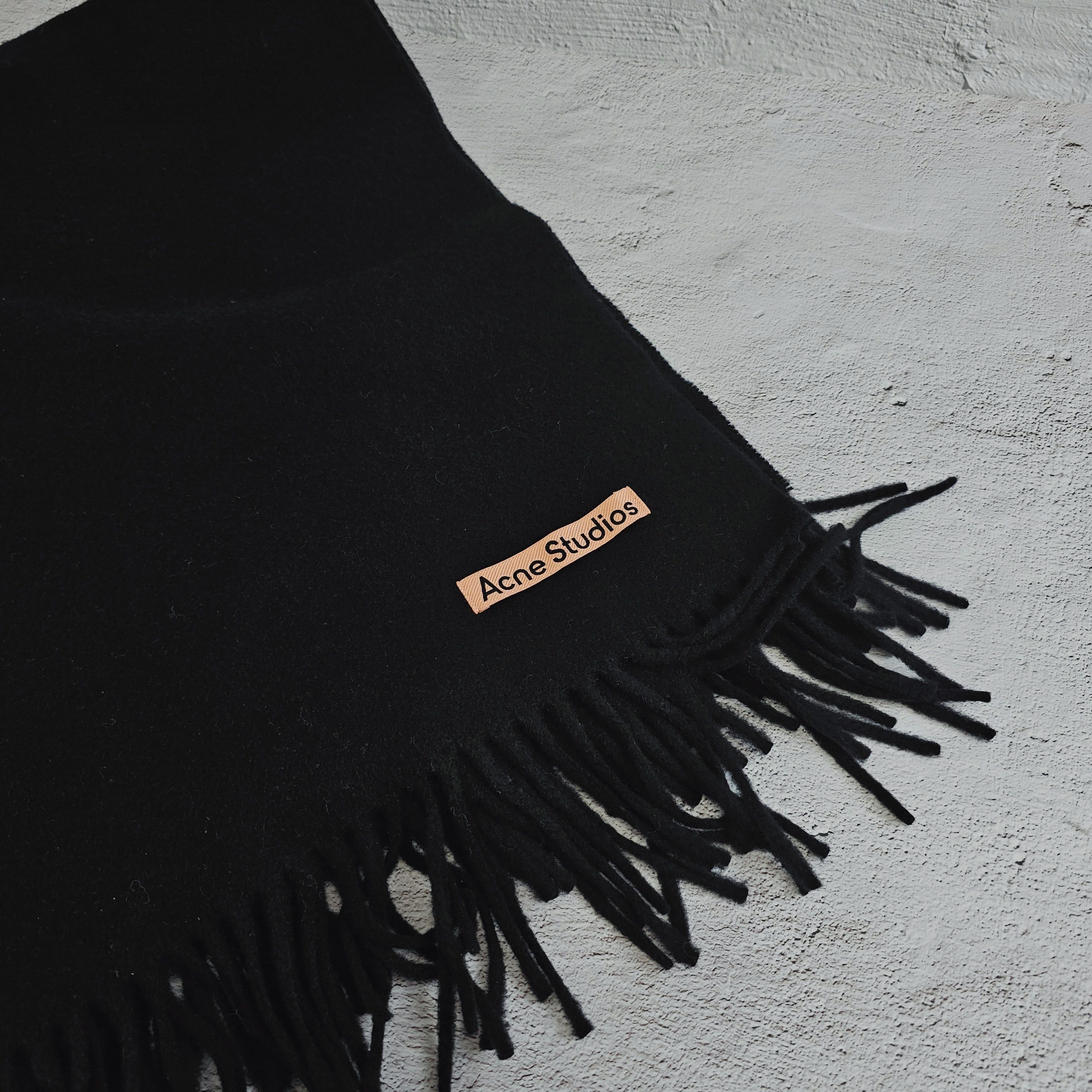 ☆人気☆【Acne Studios】☆アクネストゥディオス CANADA☆ (Acne