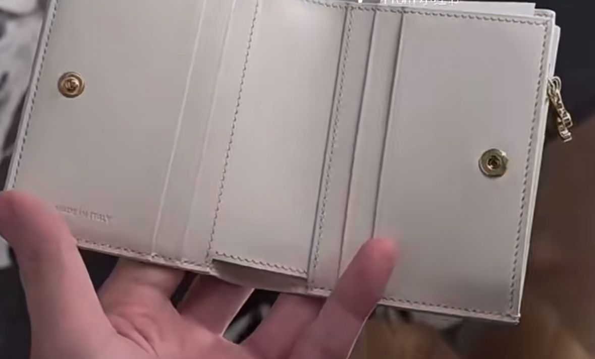 CELINE】セリーヌ コンパクトウォレット トリオンフ チャーム (CELINE