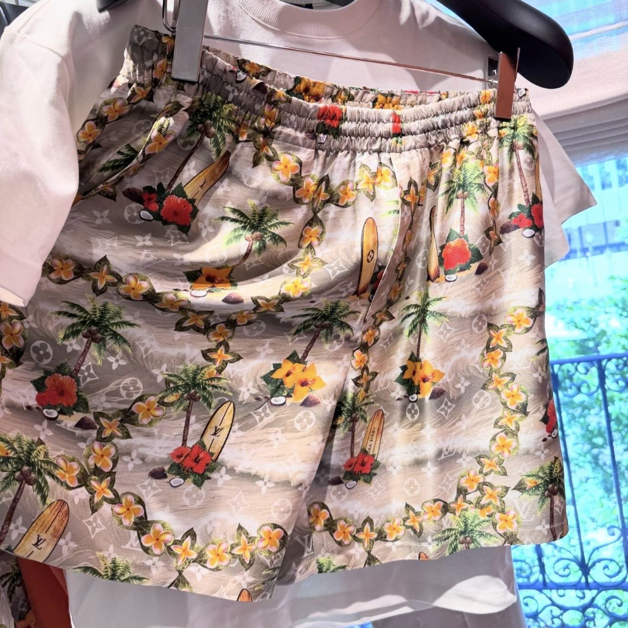 夏になると着たくなる！】ルイヴィトン ハーフパンツ 短パン (Louis