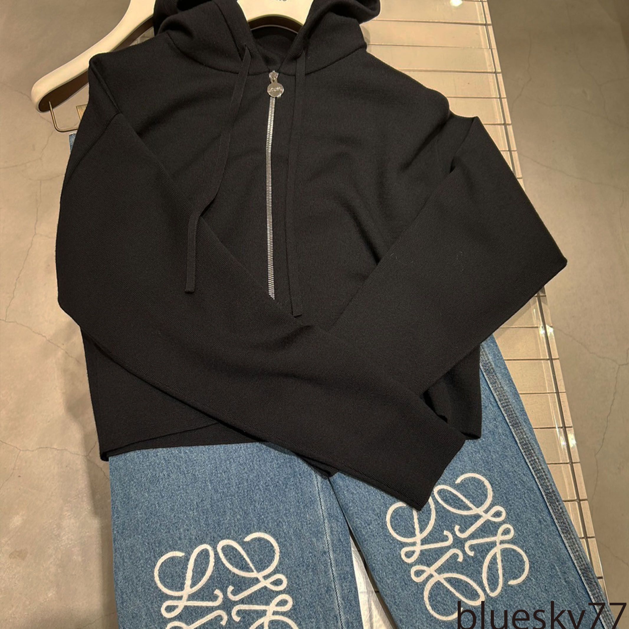 すぐ届く！LOEWE（ロエベ ）アナグラム ジップアップ フーディー