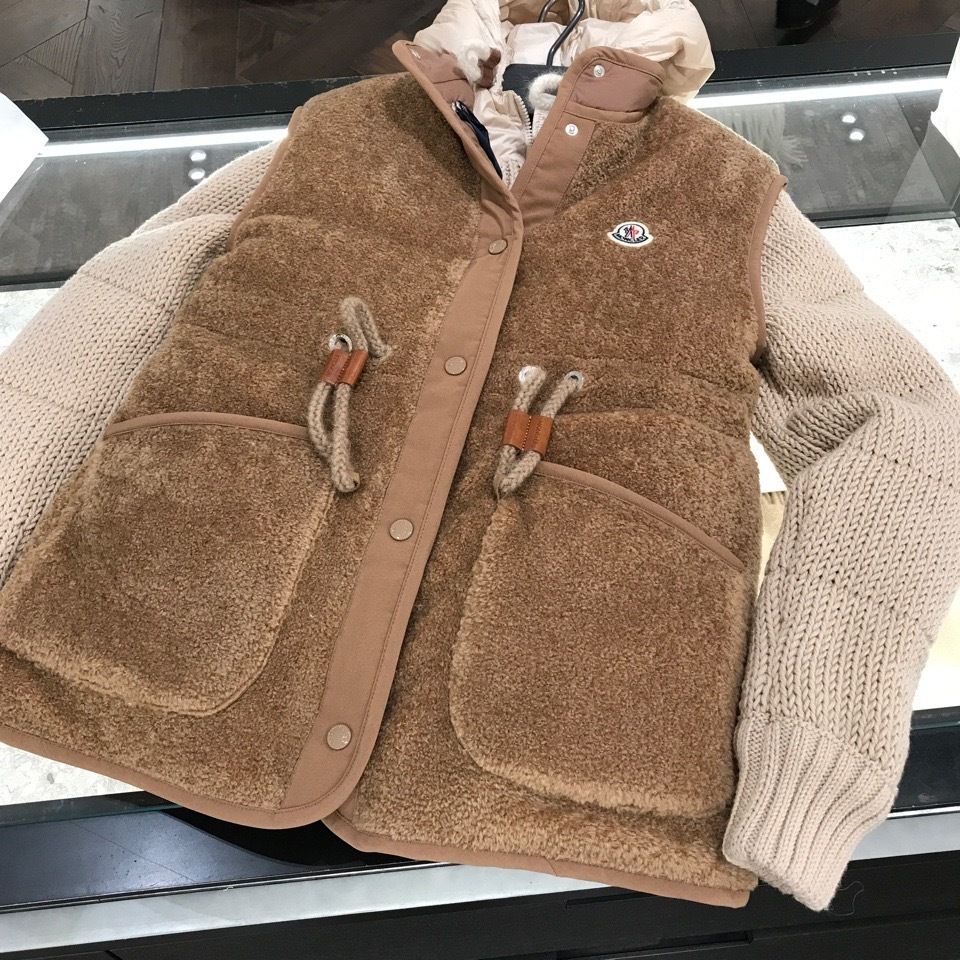 パリ直営店買付！【MONCLER】Bost Teddy ダウンベスト (MONCLER/ダウン