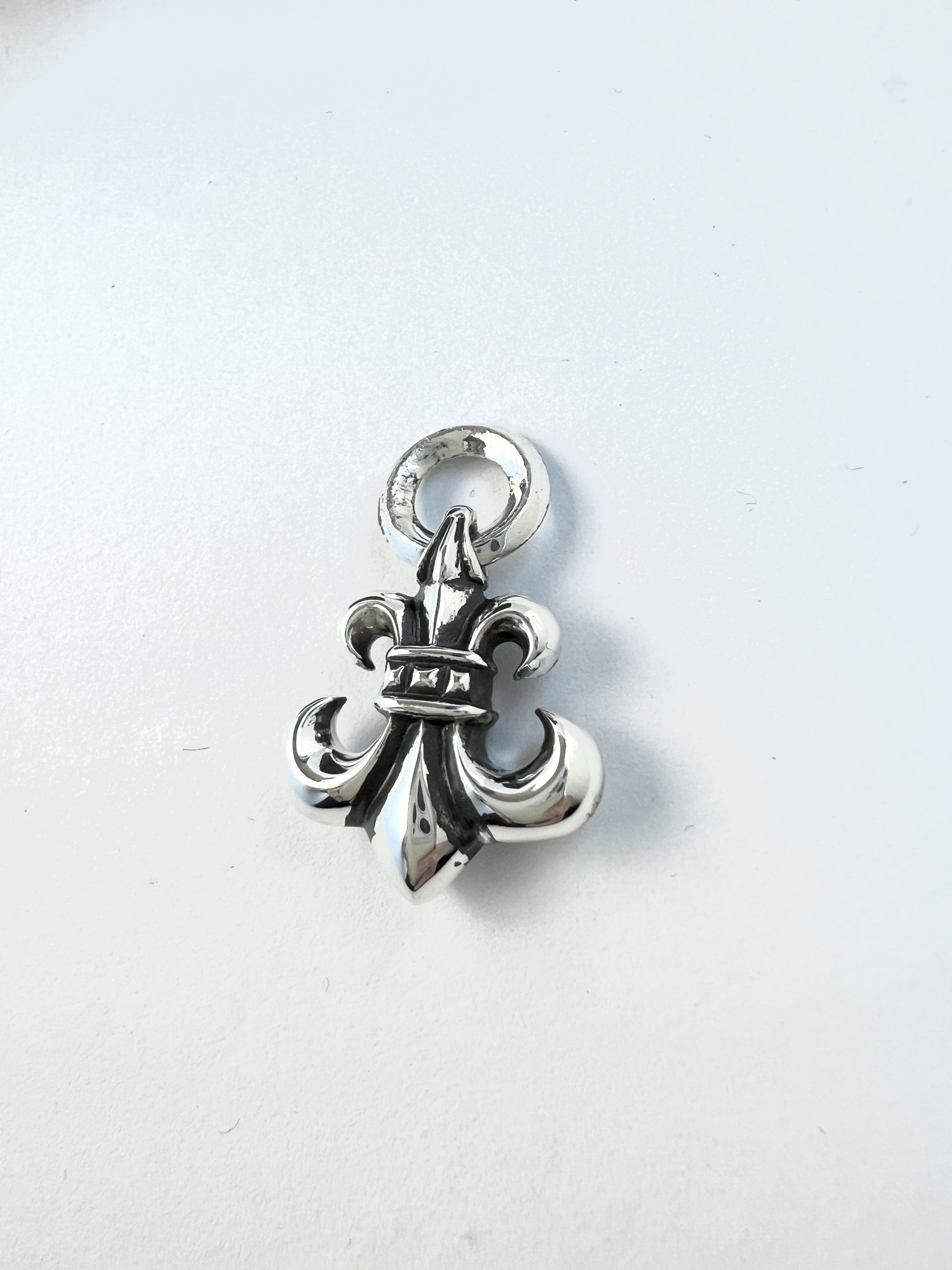 すぐ届く！国内発 クロムハーツ BS フレア ペンダントチャーム (CHROME