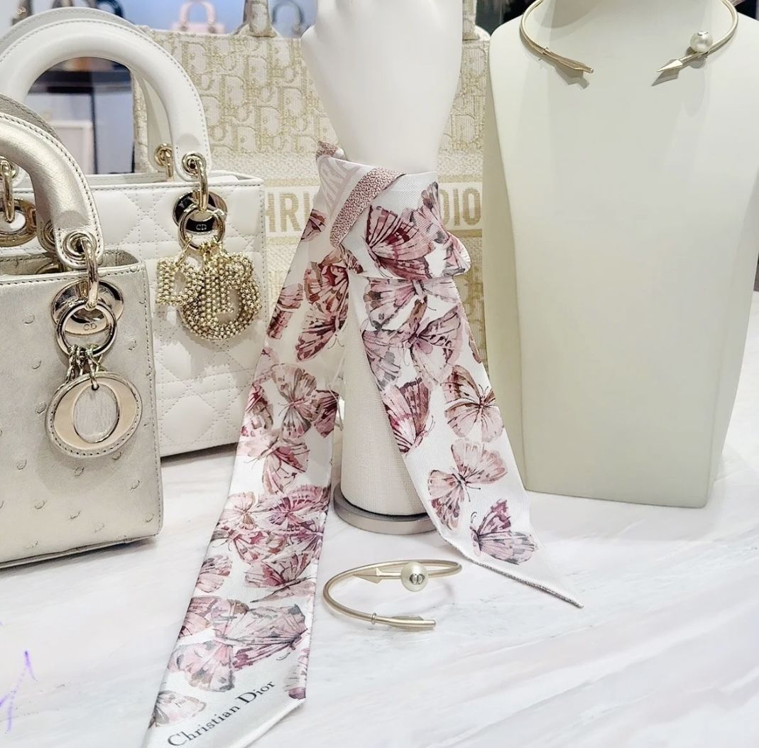 蝶が可愛い】Dior☆Dior Camo Papillon ミッツァ スカーフ (Dior