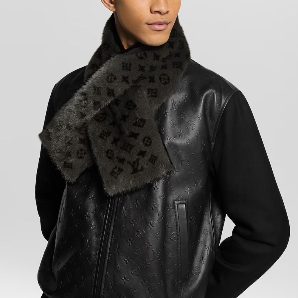 LOUIS VUITTON》リバーシブル仕様 モノグラムファースカーフ (Louis