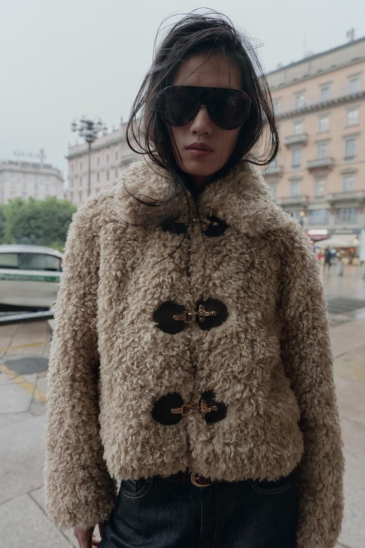 ZARA】トグルボタン フェイクファージャケット | 4968/250/704 (ZARA